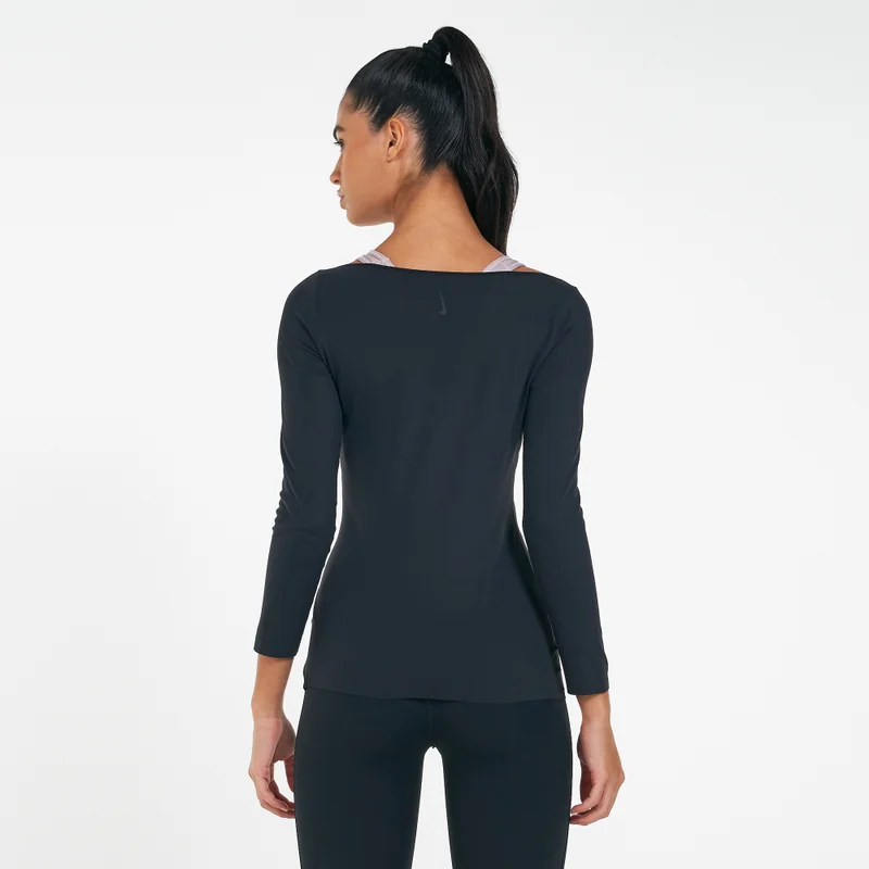 نايكي تيشيرت يوجا لوكس للنساء